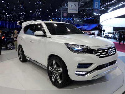 SsangYong Rexton 2022 sắp về Việt Nam cạnh tranh Fortuner